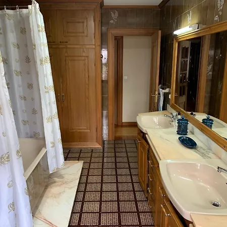 La Casa De La Carpinteria * Ренедо-де-Пьелагос